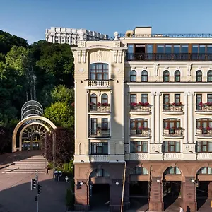 Отель Riviera House *****